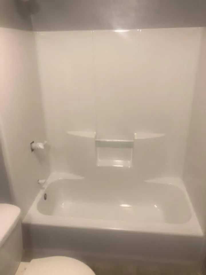 Slide of Tom Young Bathtub Repair & Refinishing