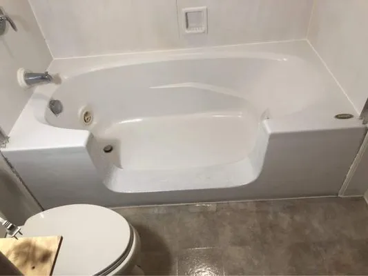 Tom Young Bathtub Repair & Refinishing