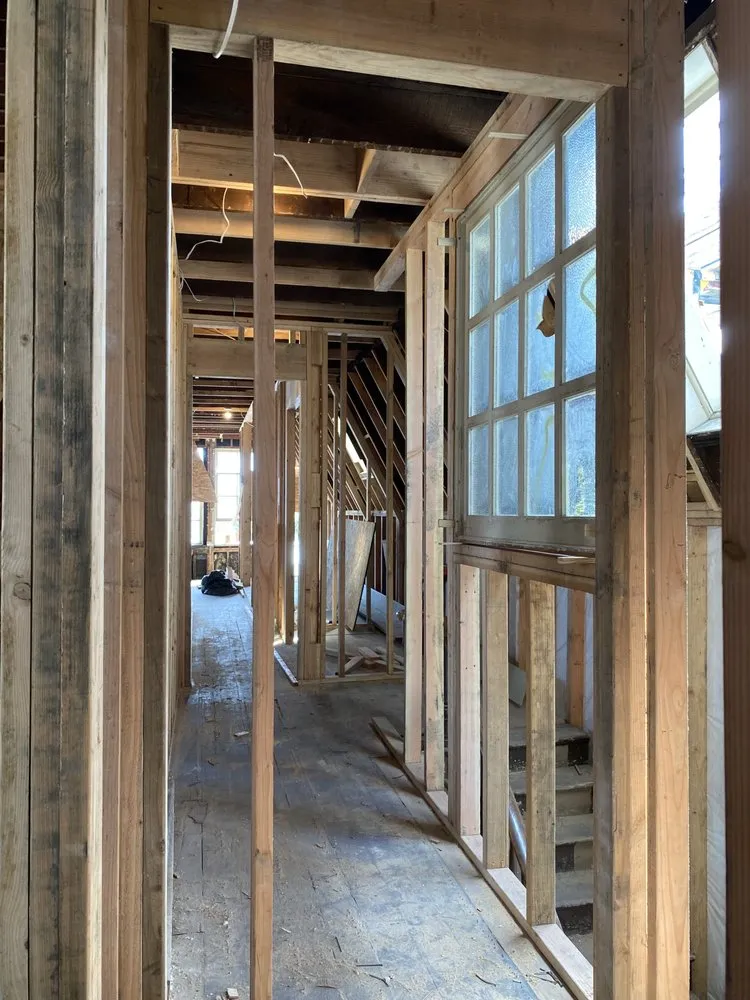 Slide of Tomas Calel Builders