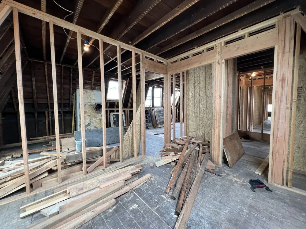 Slide of Tomas Calel Builders