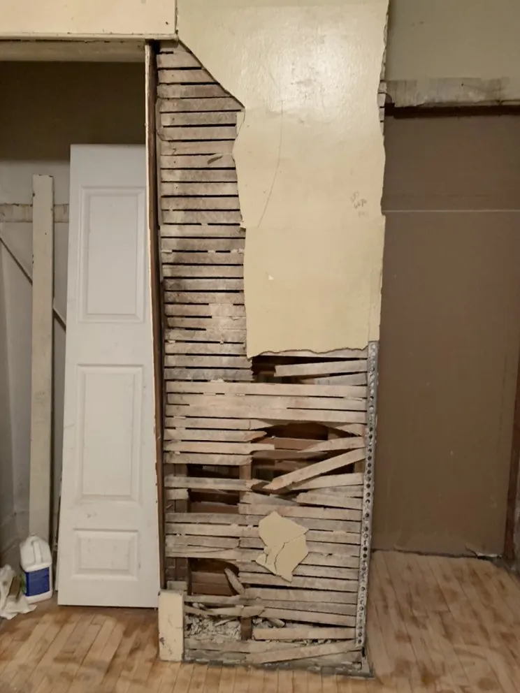 Slide of Tom’s Touch - Ups