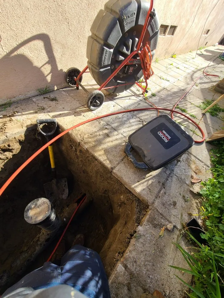Expert pipe repair for homes in San Fernando Valley, CA by Tornado rooter