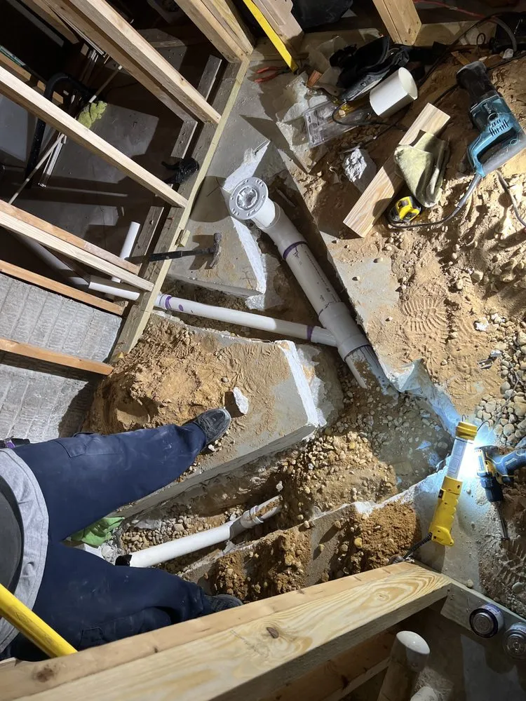 Slide of T&R Plumbing