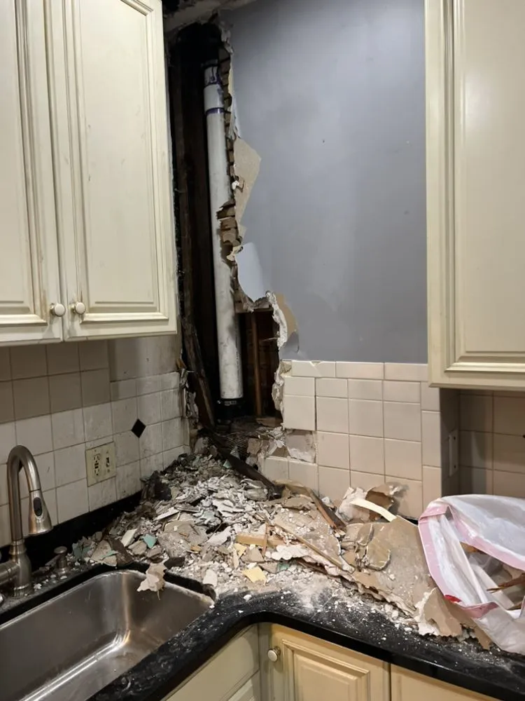 Slide of T&R Plumbing