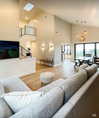 Trade Winds Construction Logo