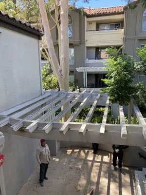 Tres Flores General Construction Logo