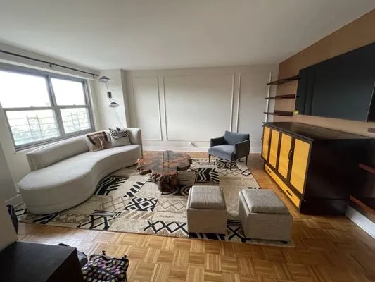 True Elevation Construction Logo