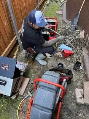 Twin Pros Plumbing And Rooter Logo