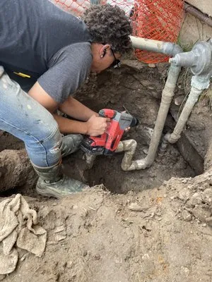 Tyrooter Plumbing and Drain Cleaning Logo