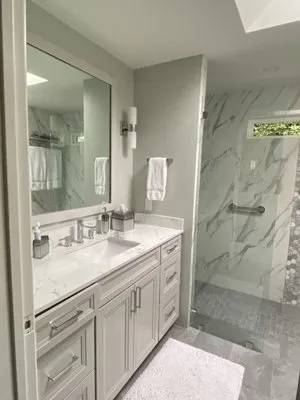 Unique Kitchen & Bath Logo