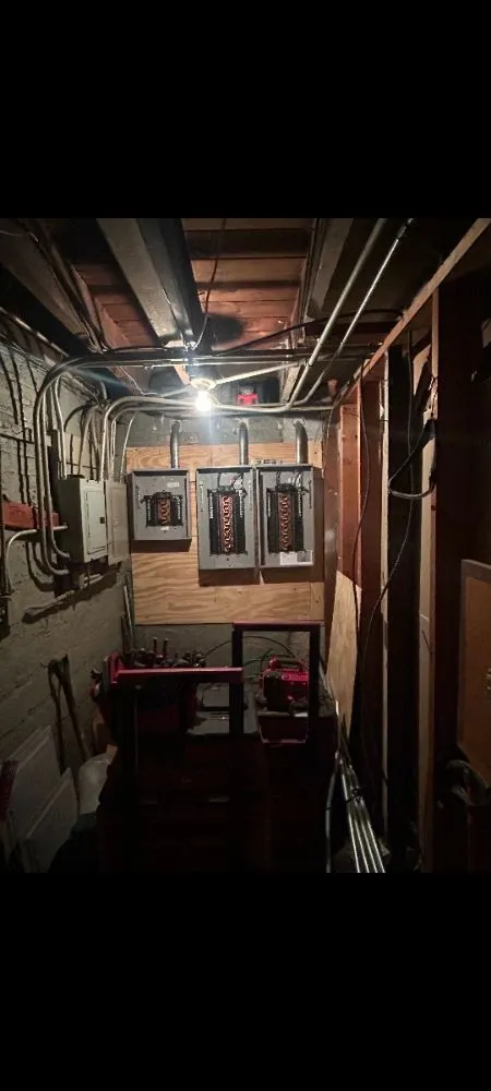 Slide of United Electrical Service