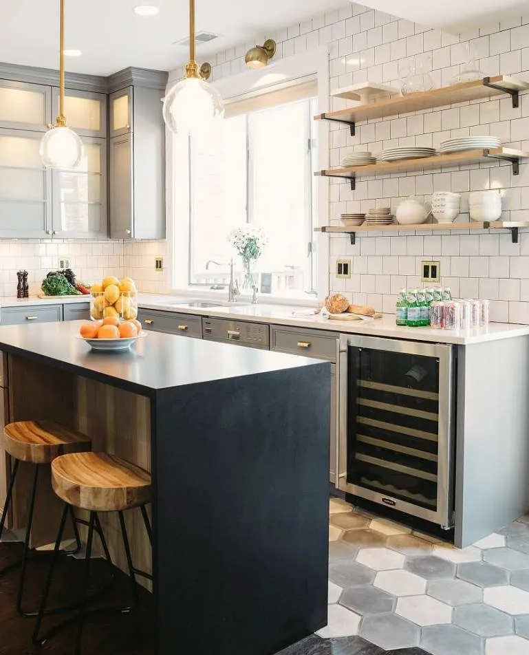 Slide of Universal Appliance And Kitchen Center