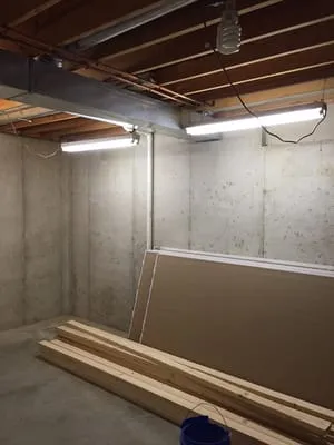 Unlimited Handiworks Logo