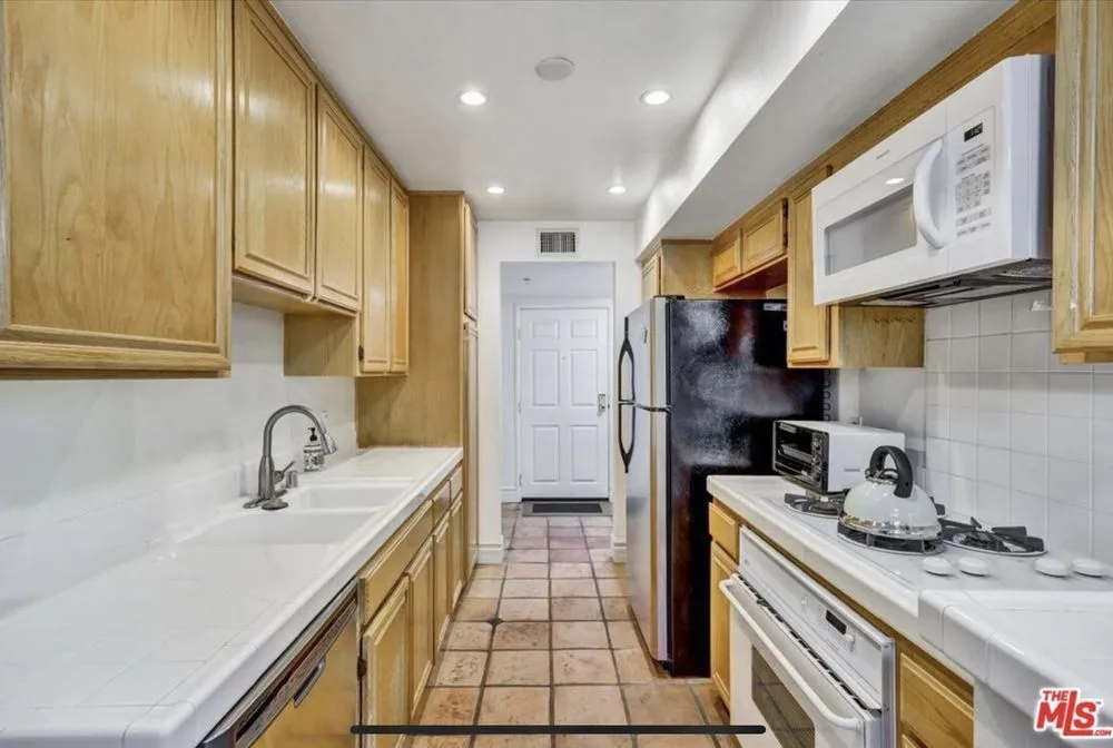 Slide of Uptown Water and Mold