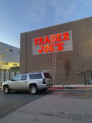 USA Maintenance and Service Logo