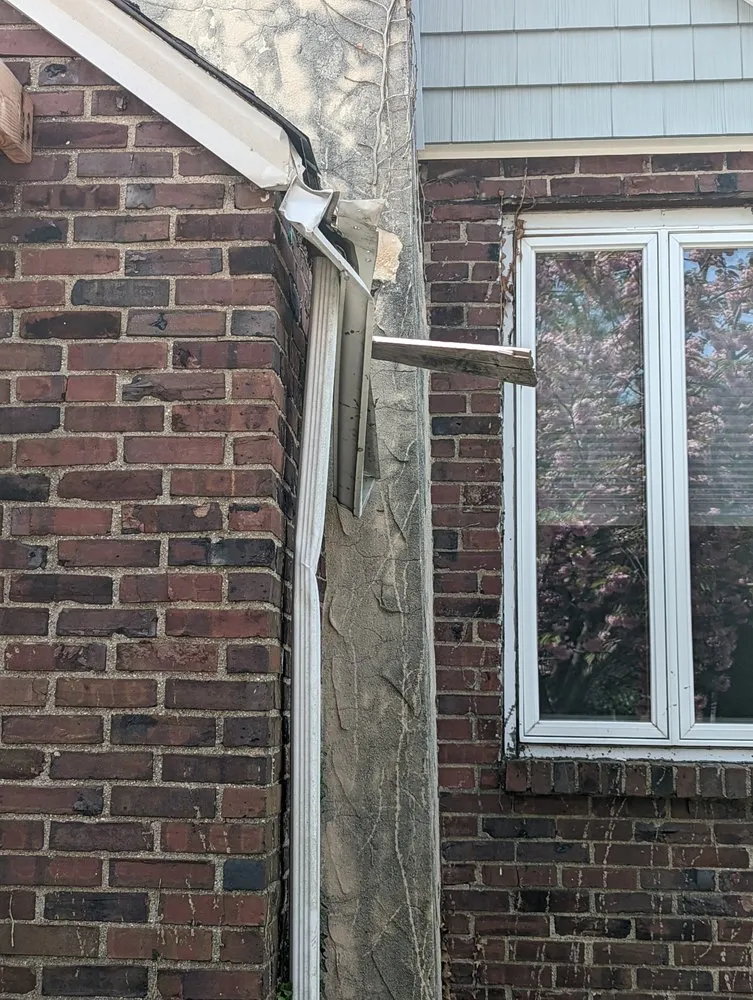 Slide of V and R Home Improvement