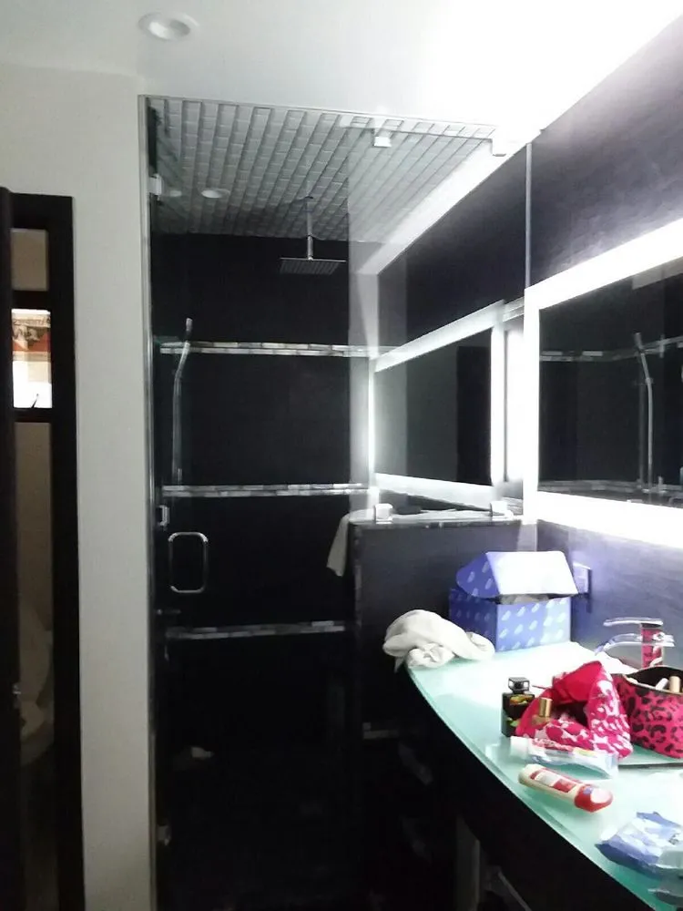 Slide of V&A Construction