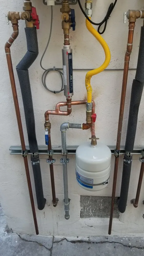 Slide of Valencia Plumbing