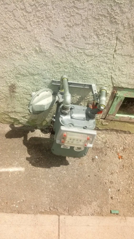 Top-rated drain cleaning service in Los Angeles, CA - Valencia's Plumbing