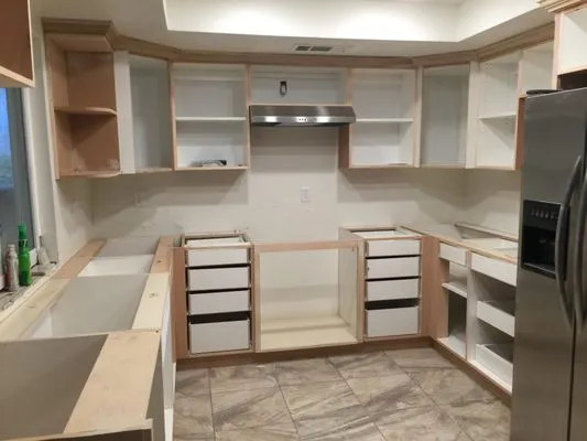 Valley Construction & Maintenance Logo