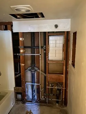 Valstrong Plumbing Logo