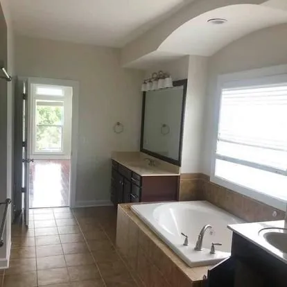 Slide of Vanegas Handyman