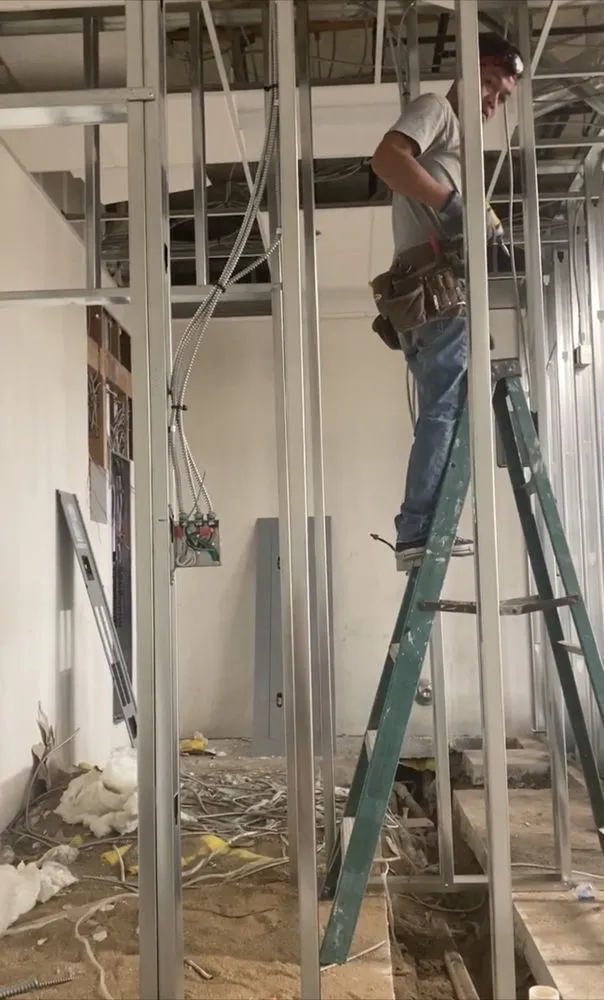 Quality emergency plumbing experts serving Laguna Beach, CA - Vangela Construction