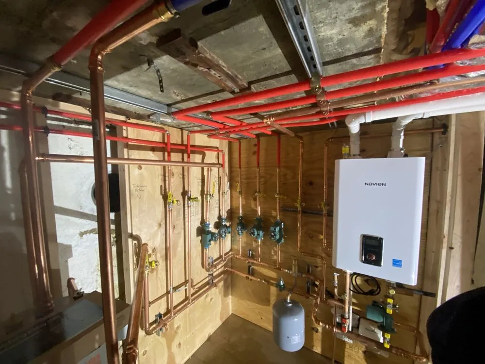 Quality drain cleaning experts serving Lindenhurst, NY - Vario Plumbing and Heating