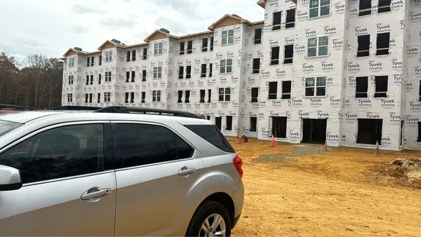 Vega's Remodelación Logo