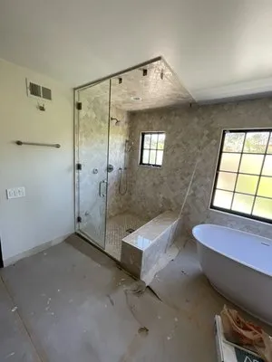 Veliz Remodeling Logo