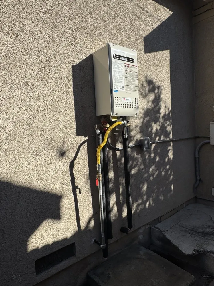 Expert pipe repair for homes in Reseda, CA by Velmor Construction