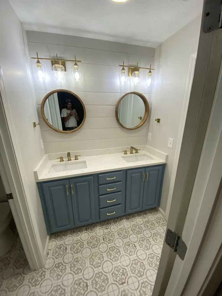 Slide of Vine's Home Improvement