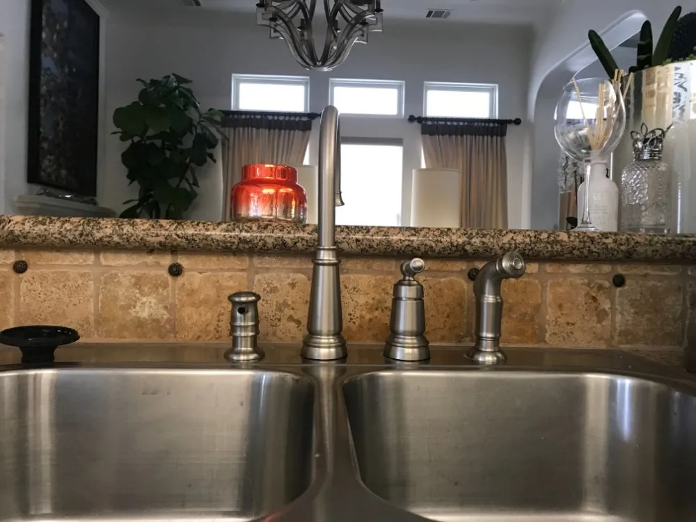 Slide of V&V Plumbing