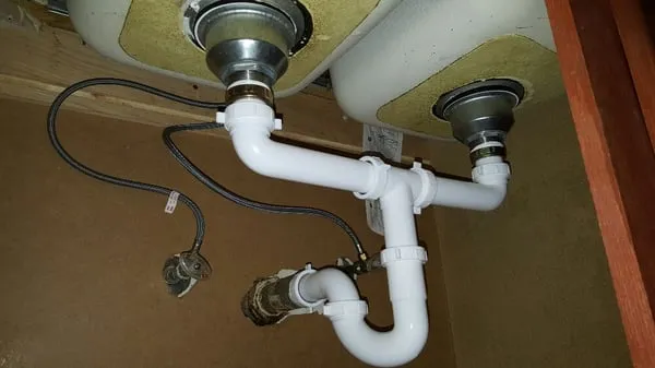 W. Bragg Plumbing Logo