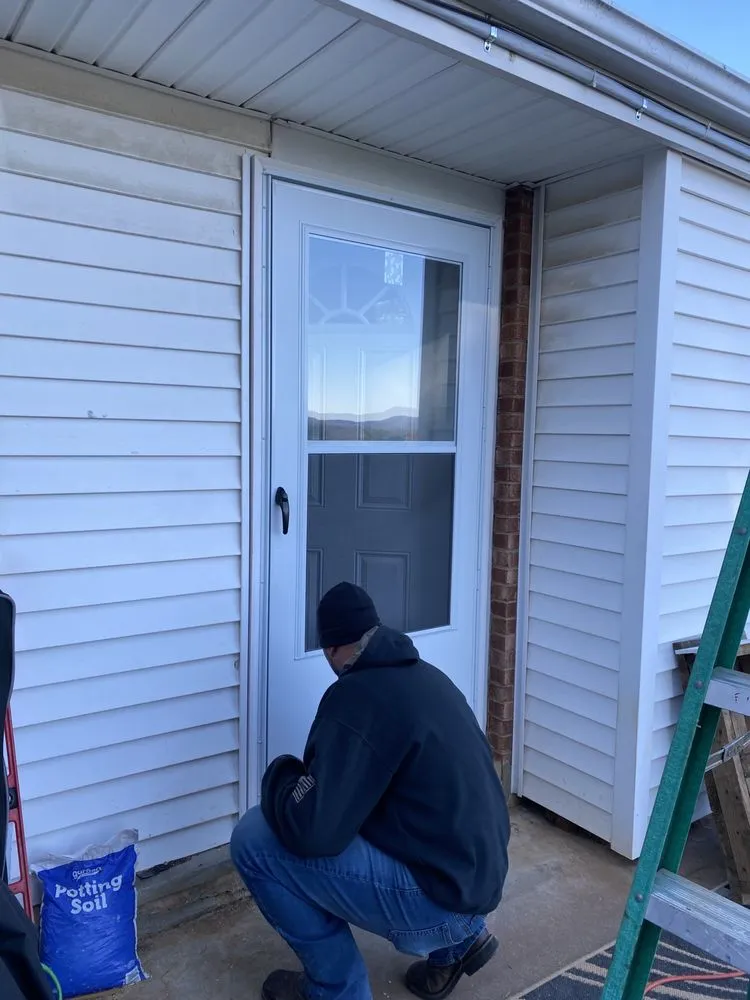 Trusted water heater service service in Bedford, VA - Wagner Construction & Maintenance