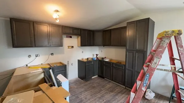 Wahl Restoration Logo