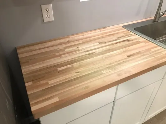 Warren Williams And Associates Logo