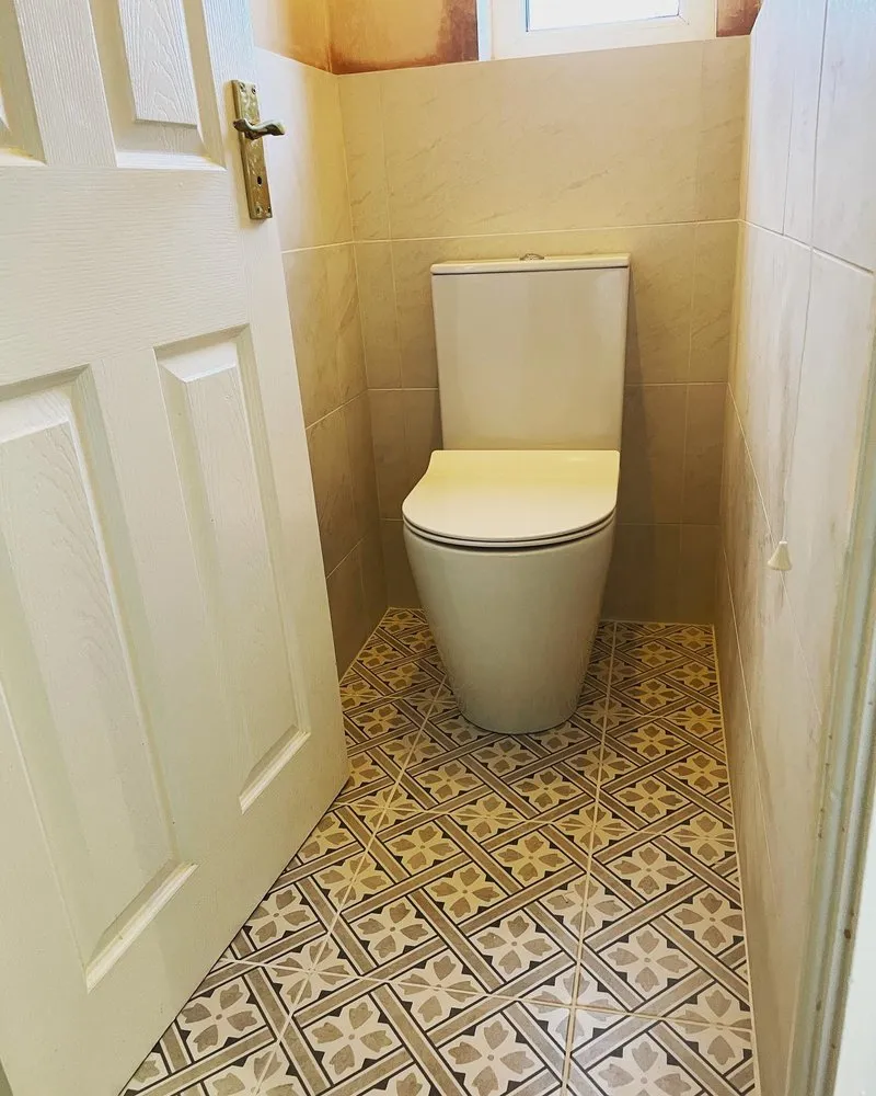 Slide of Whiseky Row Licensed Plumber