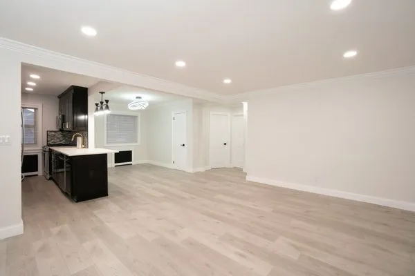 Whitestone Contracting Logo