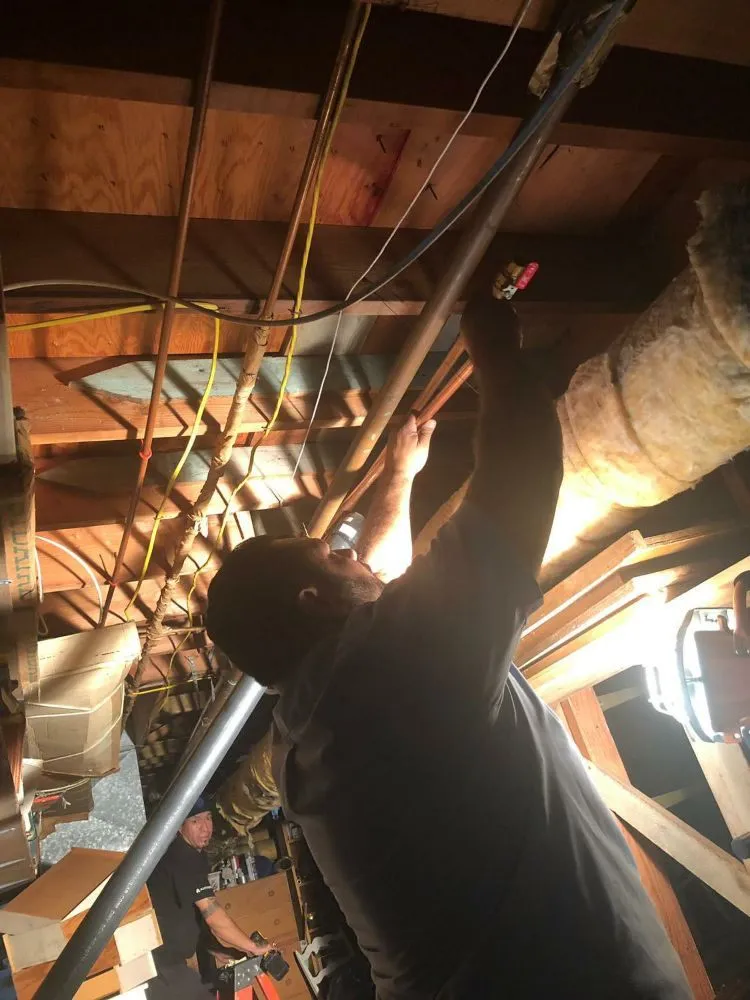 Slide of William Cruz Plumbing