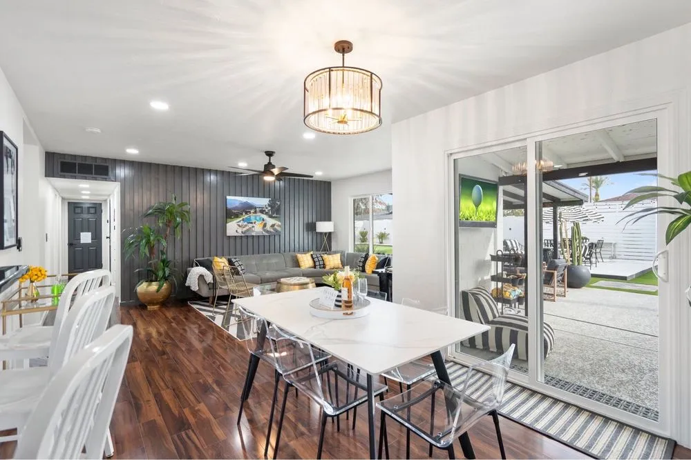 Slide of WM Contractors