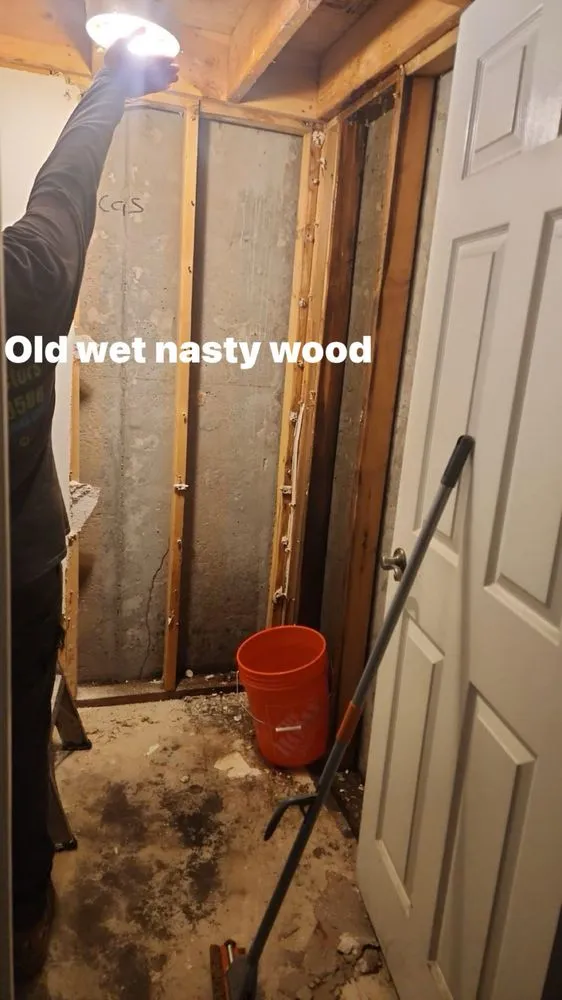 Slide of WM Contractors