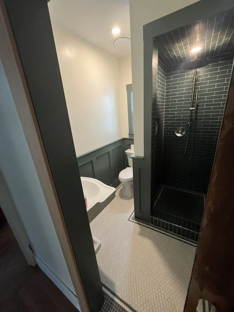 Slide of Women's Plumbing Repair