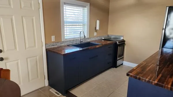 Slide of Zeus Contracting