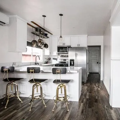 Zurteck Remodeling Logo